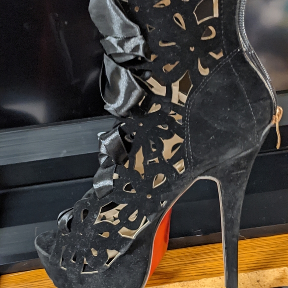 Ladies awesome lattice satin red bottom high heel boots - Picture 8 of 9